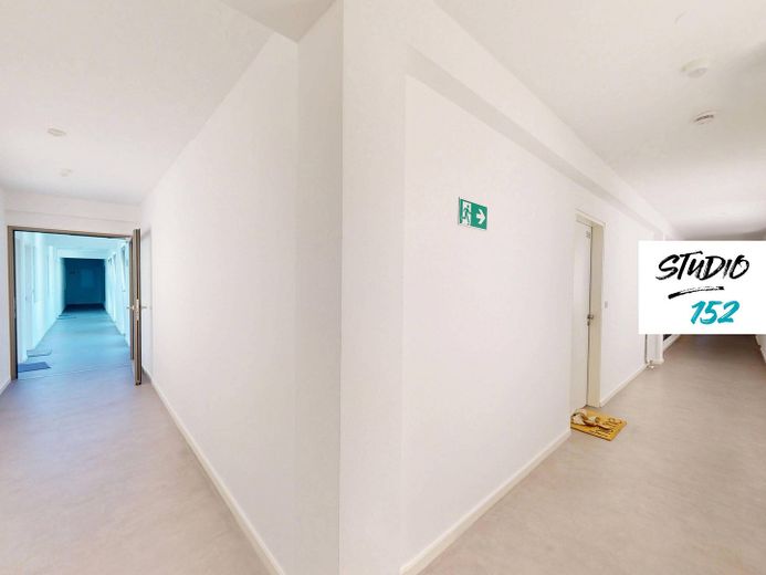 Students only: Zimmer in 2er-WG mit EBK, ALL-IN-MIETE, UVM. bei STUDIO 152 im Wiesbadener Rheingauviertel – Hausflur