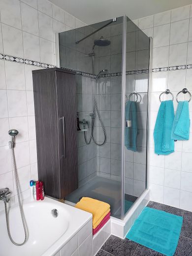 Casa pareada con cochera cubierta – Bad