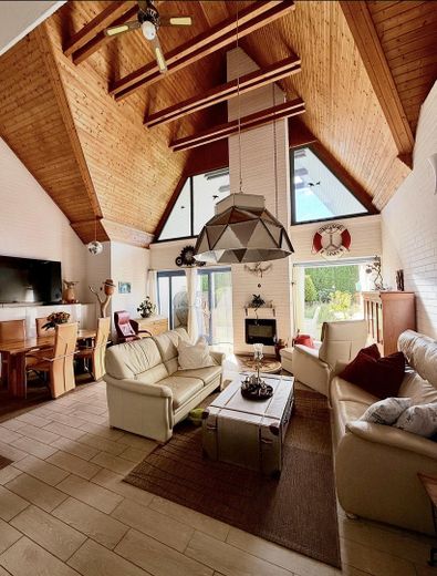 Four Units. An Exceptional Property – Photo 5