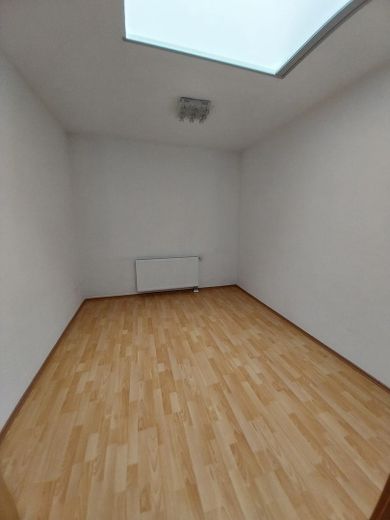Stuttgart West renovierte, ruhige 4-Zimmer-Wohnung mit Einbauküche – 1. Schlafzimmer
