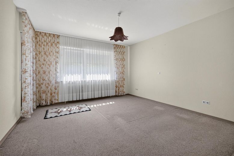 Provisionsfreies Einfamilienhaus mit Einliegerwohnung und Garage – Foto 23