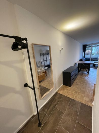Renoviertes Studio in Bogenhausen nahe Herzogpark – Diele