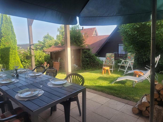 Maison jumelée avec une belle vue dans un quartier calme à Calw-Altburg – Garten