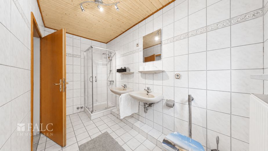 Wo das Siebengebirge zum Nachbarn wird – Badezimmer