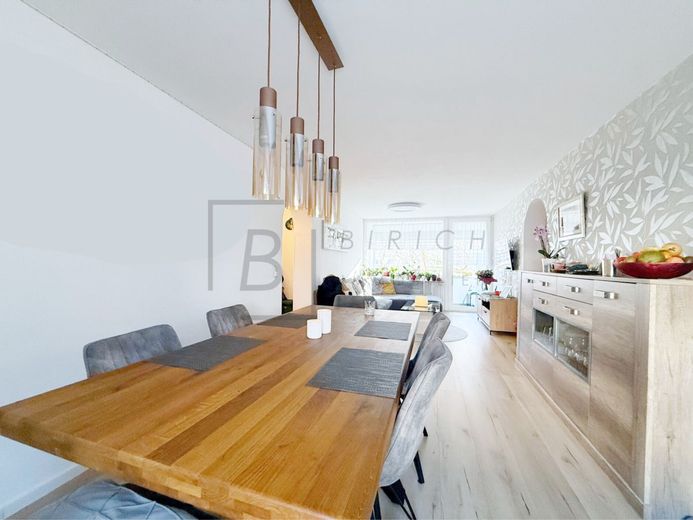Well-maintained 4.5-room apartment with balcony, garage and immediate availability – Esszimmer