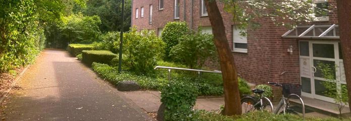 idyllische Zuwegung zum Haus