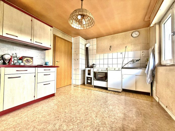 Investieren Sie in Ihre Zukunft: 3 Zimmerwohnung, große Küche + Stellplatz in angenehmer Wohnlage – Wohnküche