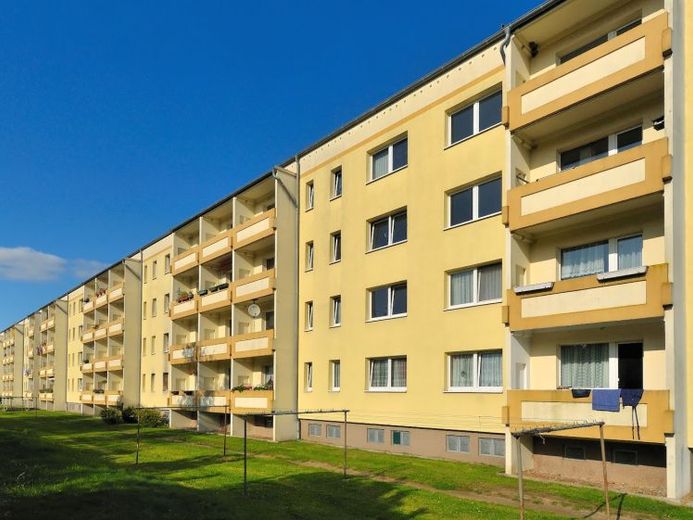 Apartamento de 4 habitaciones en la planta baja – Foto 1