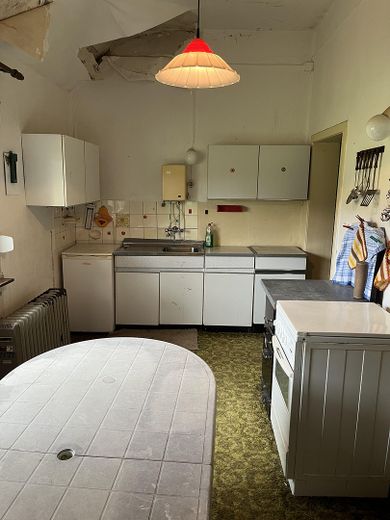 Casa unifamiliare / ex azienda agricola con grande terreno in posizione tranquilla – Foto 18