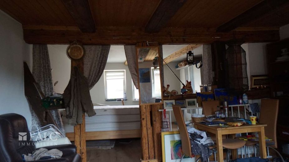 Komplette saniert 300 m² Fachwerkhaus und ca. 2.800 m² Grundstück – Zimmer mit Fachwerk OG