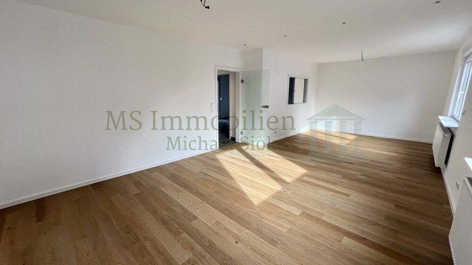 ** Charmantes Einfamilienhaus in zentraler Lage in Lampertheim - viel Platz für die ganze Familie ** – EG Wohn-:Esszimmer Ansicht 2