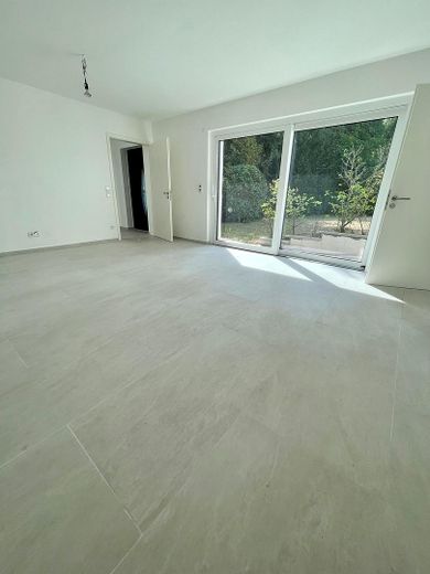 Stilvolles Haus zum Wohnen und Arbeiten mit moderner Ausstattung in Dreieich-Buchschlag – Gartenzimmer