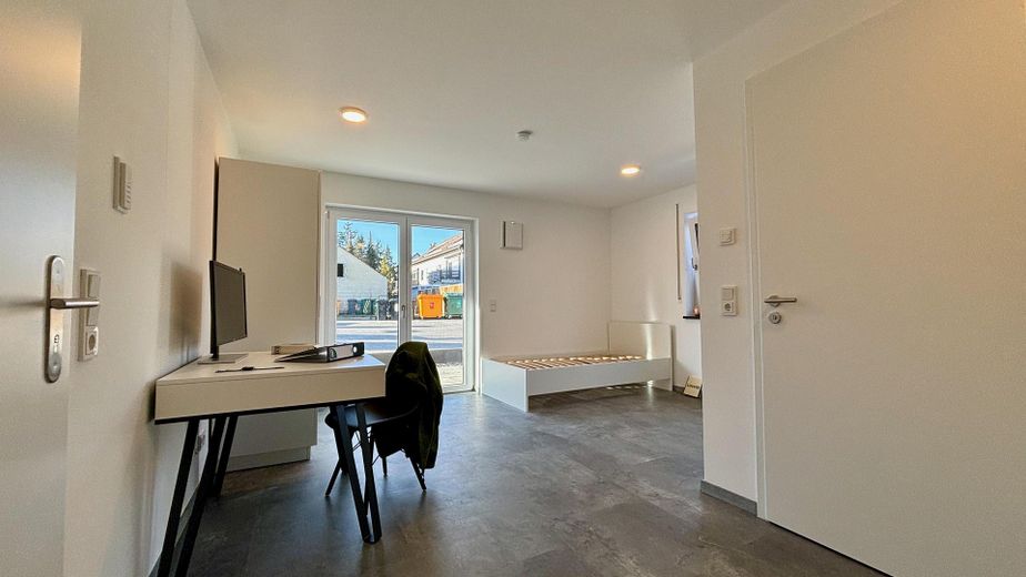 Studentenwohnung möbliert mit "All-In" Miete in Augsburg, Neubau – Wohnraum