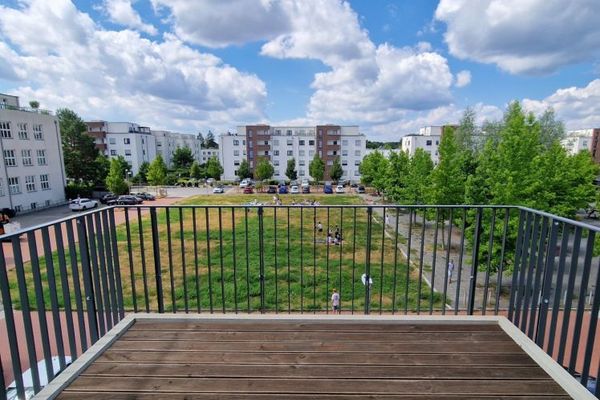 First Occupancy: Modern Apartment with Balcony and Parking