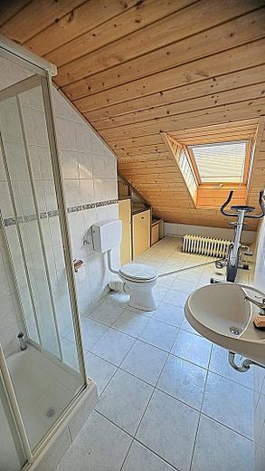 Ampio appartamento di 5 locali (come una casa indipendente) – Foto 13
