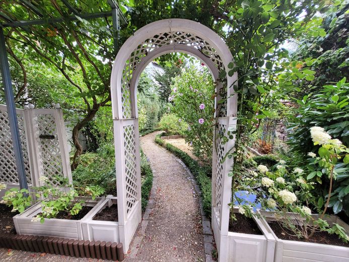 Großzügiges Reihenmittelhaus in Eching- von privat – Garten