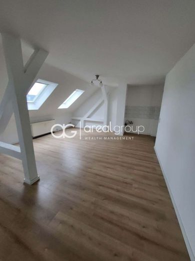 Gemütliche DG-Wohnung mit viel Tageslicht – Wohnzimer