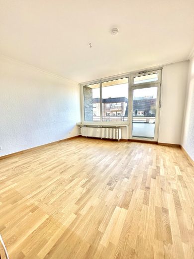 Top moderne 3 Zi Wohnung mit Balkon 2 Min vom See! – Schlafzimmer