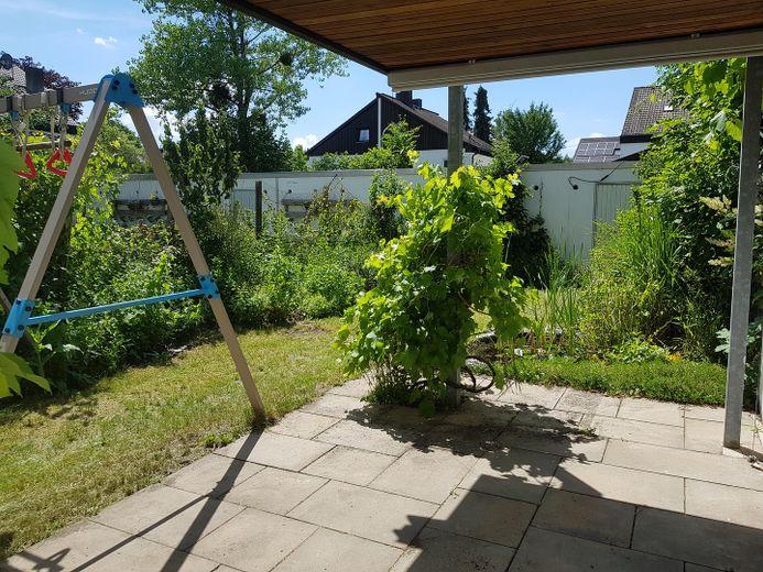Casa a schiera centrale tranquilla a Neukeferloh - 5 locali + locale hobby + garage – Terrasse überdacht