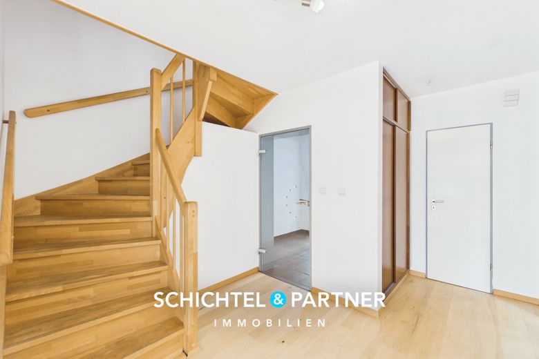 Lehe | Ruhig gelegenes Reihenendhaus mit Südterrasse und Privatsphäre – Flur im Erdgeschoss