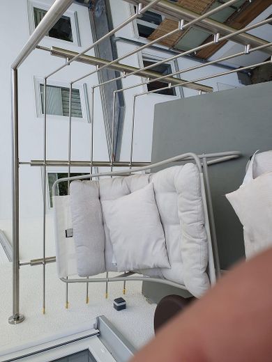 2-Zimmer/EBK/Bad/Balkon/Keller (fast) Erstbezug nach hochwertiger Sanierung direkt vom Eigentümer – Balkon
