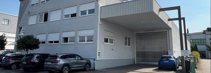 Zufahrt Halle EG