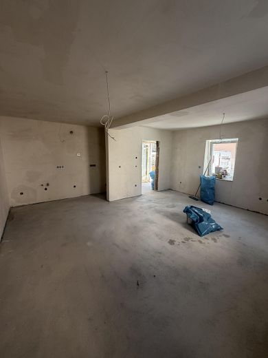Eerste bewoning na kernrenovatie: lichte 2-kamerbeganegrondwoning met terras – Aktueller Stand