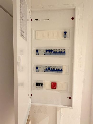 Renovierte 3-Zimmer-Eigentumswohnung | Bezugsfrei | Neuer Vinylboden – Elektrik
