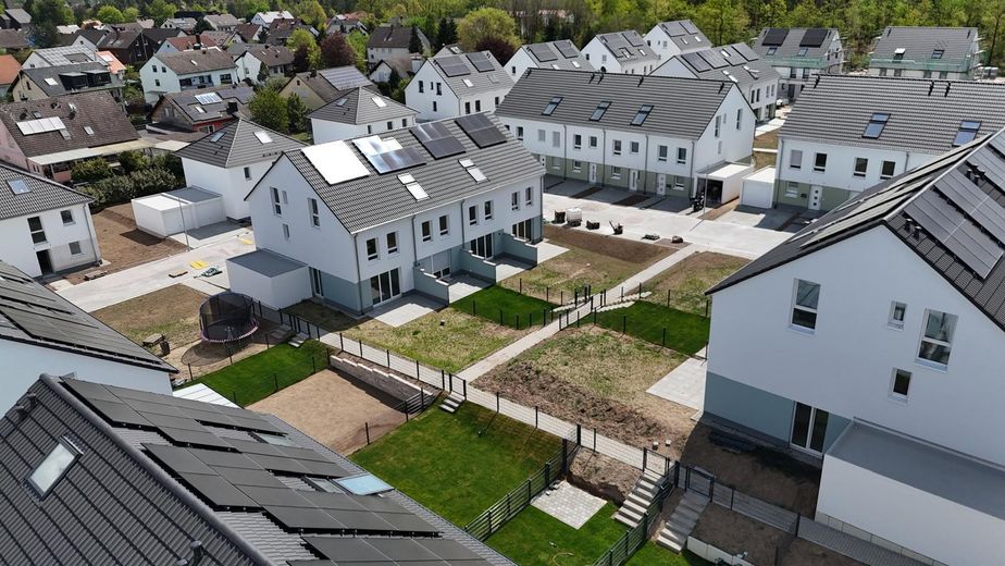 Nur noch ein Neubau-Reihenhaus verfügbar – Erstbezug in Roth-Eckersmühlen; KfW 40 – Foto 2
