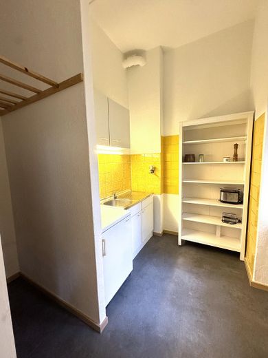 Słoneczne, spokojne mieszkanie w kamienicy z ogrodem w dzielnicy Winterfeldt-/Akazienkiez w Schönebergu – Wohnung rechts Küche 2