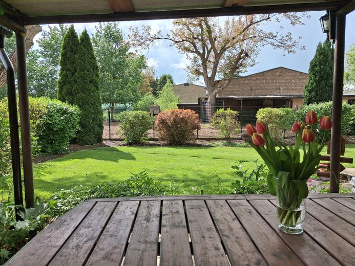 Ausblick v. Terrasse geradeaus