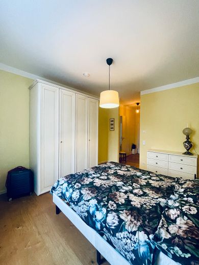 4-Zimmer möblierte Wohnung im Schmargendorf, Gäste WC, Waschraum, Aufzug, Tiefgarage – Eltern Schlafzimmer