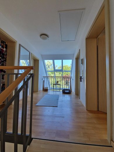 Starannie zaprojektowana nieruchomość z najwyższym komfortem mieszkania i wymarzonym ogrodem w idyllicznym otoczeniu – Photo 25