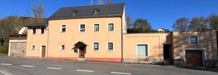 Historyczny klimat spotyka nowoczesny komfort mieszkania – dom jednorodzinny z charakterem koło Schwarzenbach/S.