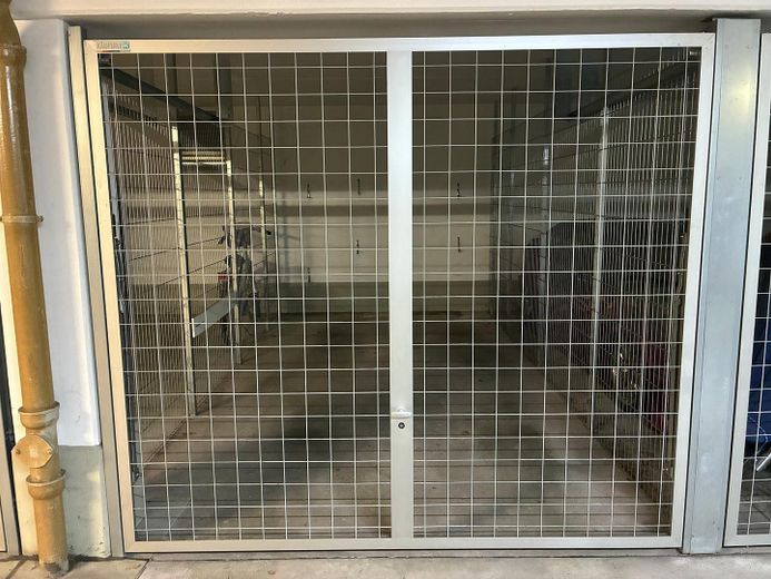 Licht 3-kamerappartement op de bel-etage met tuingedeelte in Germering – TG-Stellplatz abschließbar