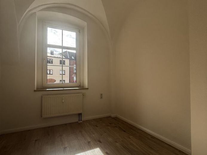Appartamento di 2 locali appena ristrutturato con planimetria moderna e straordinaria atmosfera da edificio storico a Lengenfeld – Foto 1