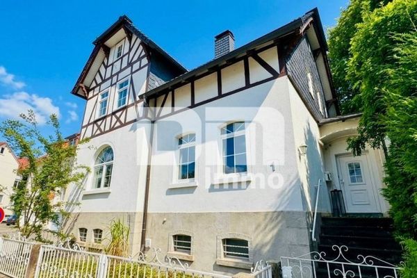 (R)eserviert!Sanierter Wohntraum mit Garten / Terrasse und 2 Garagen + vielen Extras