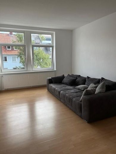 Wohnraum mit Ausblick Straße