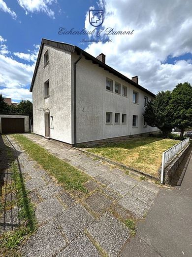 2 bis 3-FH mit Garten + Garage in guter Lage von Sulzbach – 3 MFH mit eigener Zufahrt und Garage