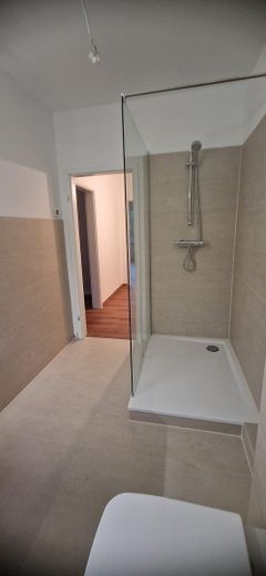 Lujoso apartamento de 2 habitaciones completamente renovado con balcón orientado al sur y vistas al jardín – Bad