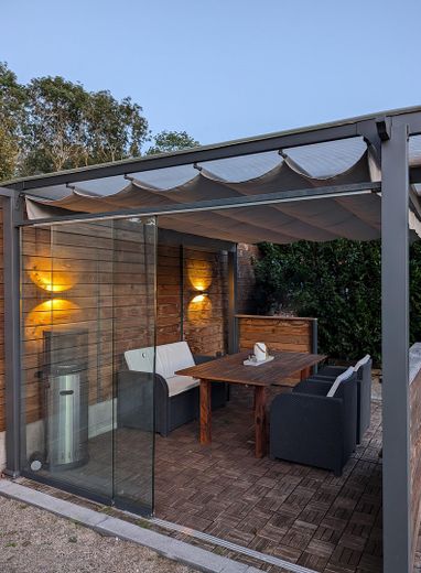 Architektenhaus (KfW 40)+ Extra Wohngebäude + Solar + Teich + Sauna – Außenlounge