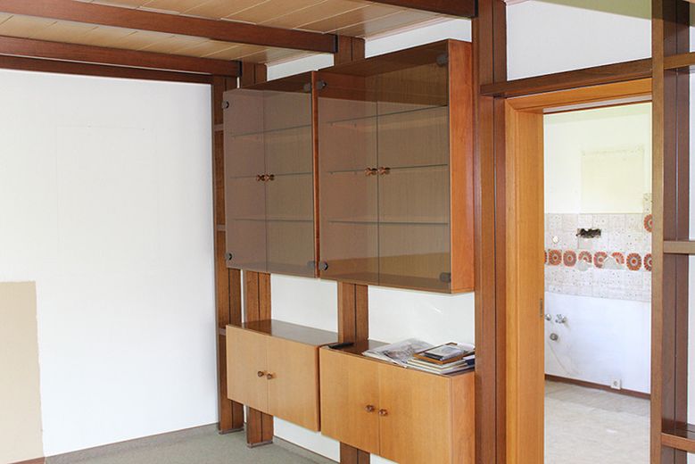 Zweifamilien-Wohnhaus in der Kleinstadt Leun im Lahn-Dill-Kreis. Der Kaufpreis ist verhandelbar. – EG Wohn-/Esszimmer
