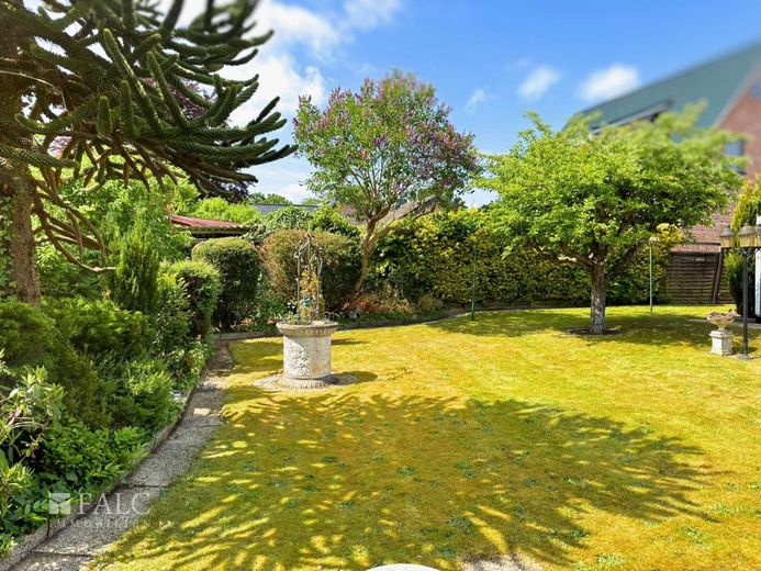 ***Bungalow mit Garten und viel Gestaltungspotential in ruhiger Lage*** – Garten