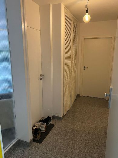 Tasteful 3-room apartment with upscale interior and balcony in Munich Perlach – Foto 1