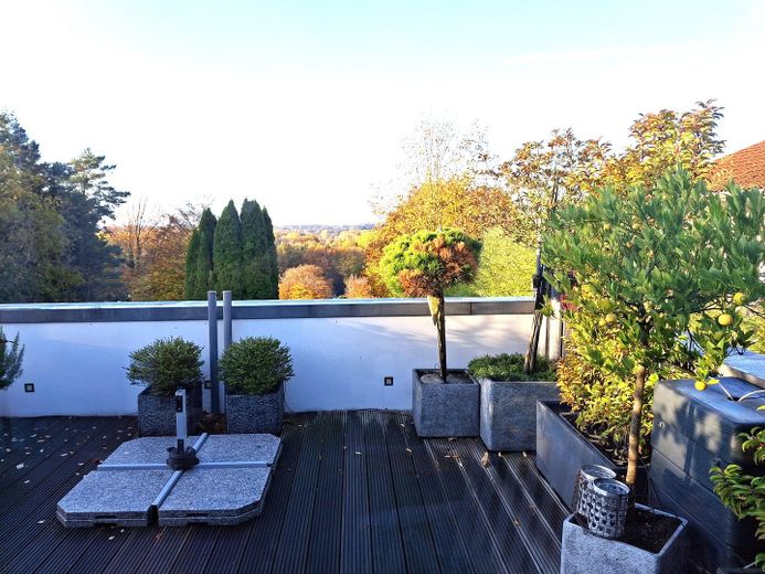 Exklusives Penthouse in Hamburg-Boberg, eigene Erdwärme, kein Hausgeld – Ein Traum in jeder Jahreszeit