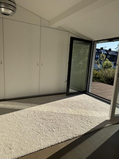 Casa unifamiliare progettata da un architetto con soleggiato orientamento sud-ovest – Schlafzimmer 