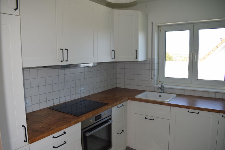 Provisionsfrei! 3-Zimmer Maisonette im 3. OG – Einbauküche (I)