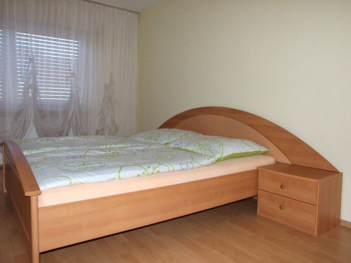 Schöne möblierte Wohnung zentrale Lage von Privat – Schlafzimmer