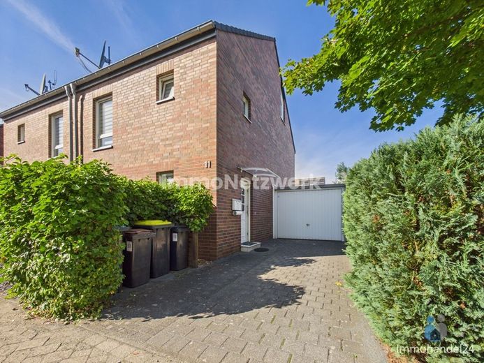 TOPLAGE***vollunterkellerte DHH mit Garage &amp; toller Wohnlage***NEU – Front