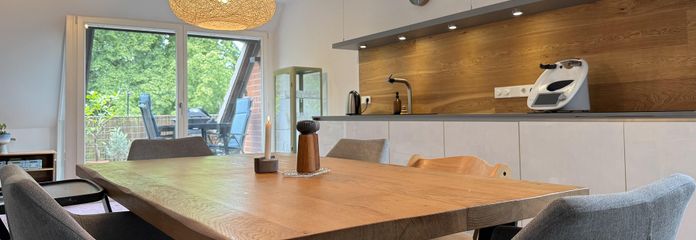House within a house - Bright modern maisonette apartment in a prime location with underground parking space – Wohnküche im 2. OG